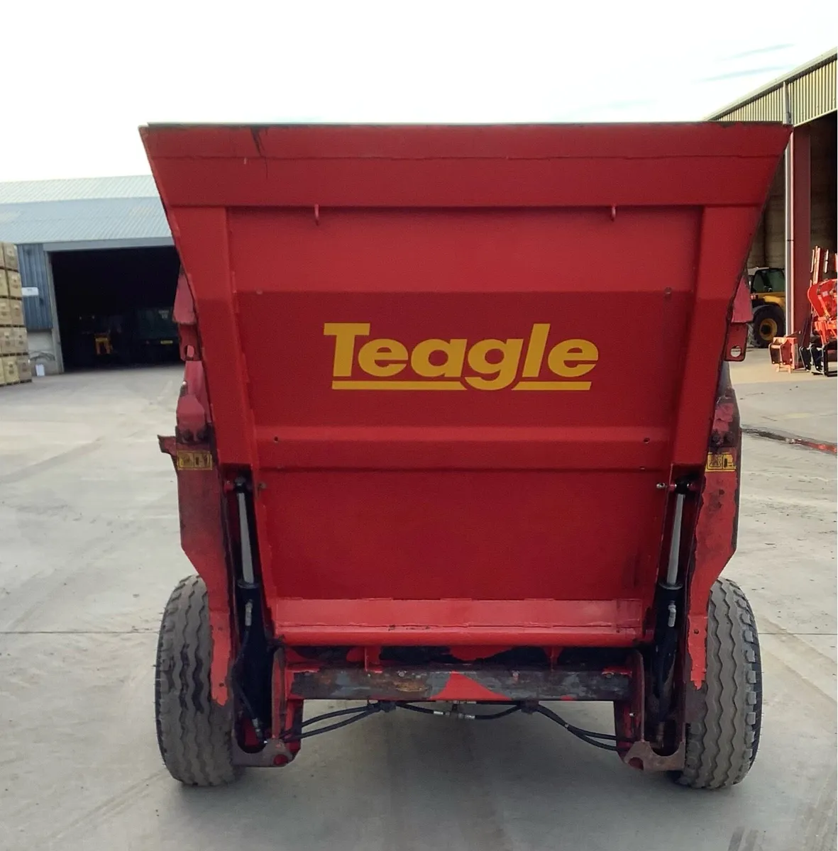 Teagle Straw Bedder - Image 4