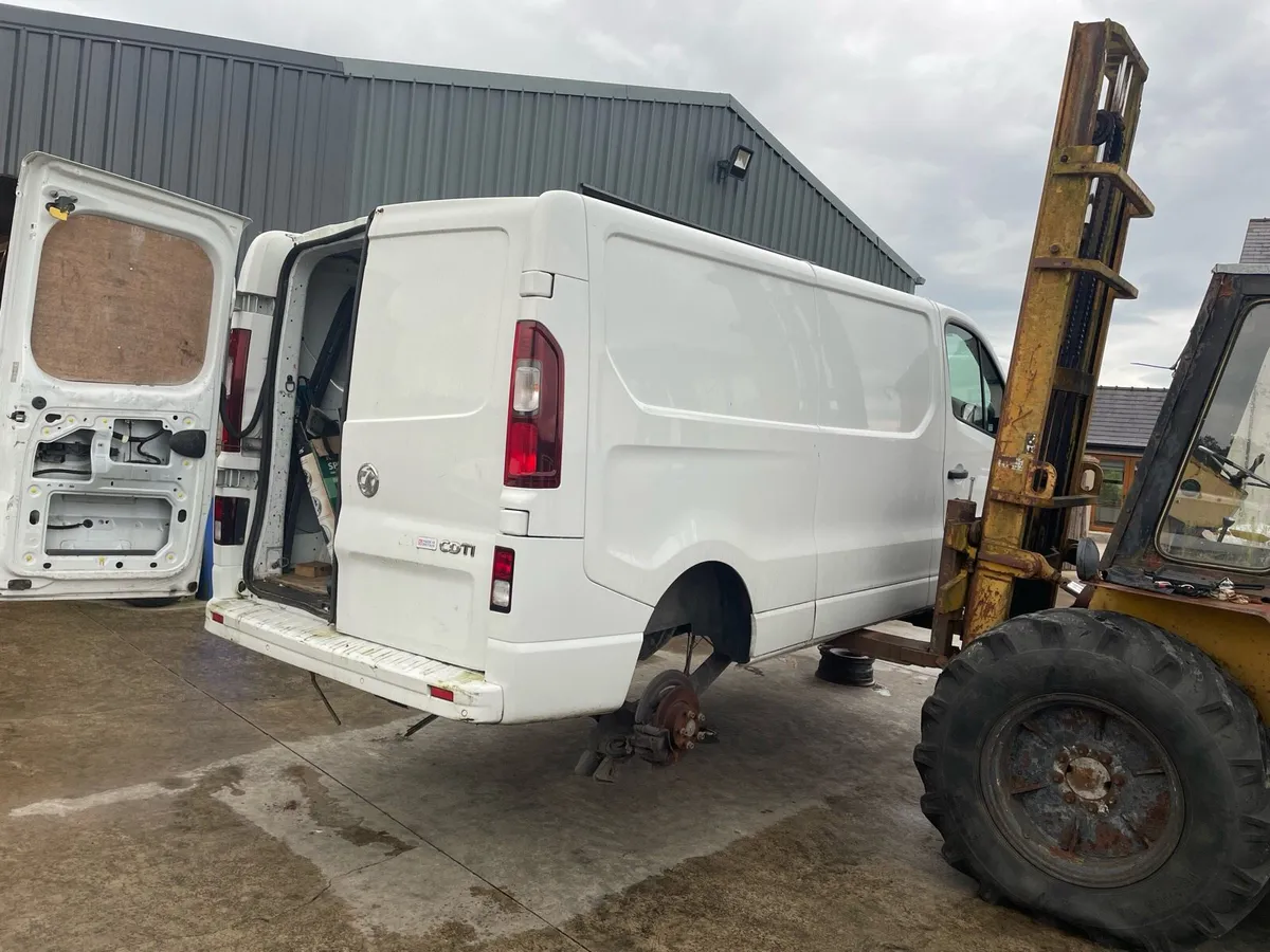 2017 trafic vivaro for breaking - Image 1