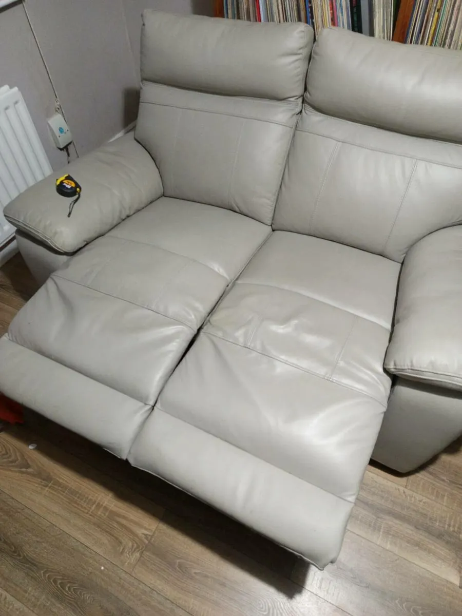 2 seater recliner - Image 2