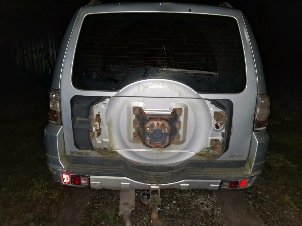 Mitsubishi pajero m4 parts - Image 4