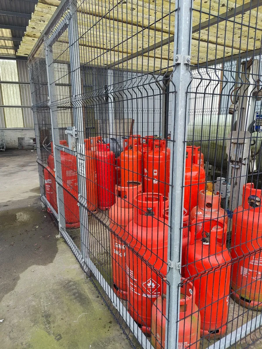Bottled gas 11.34kg 13.80kg 19.00kg 34.00 kg 47.00