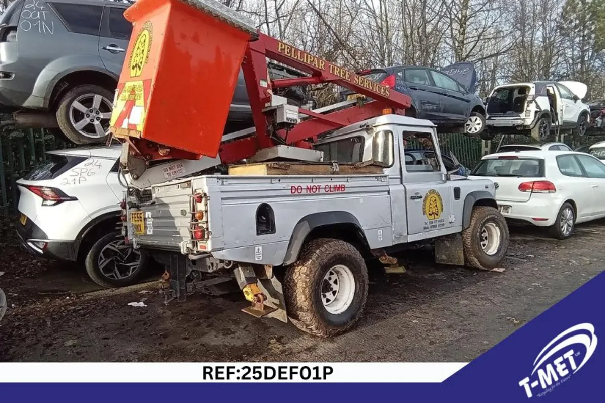 2006 LAND ROVER DEFENDER BREAKING FOR PARTS - Image 1