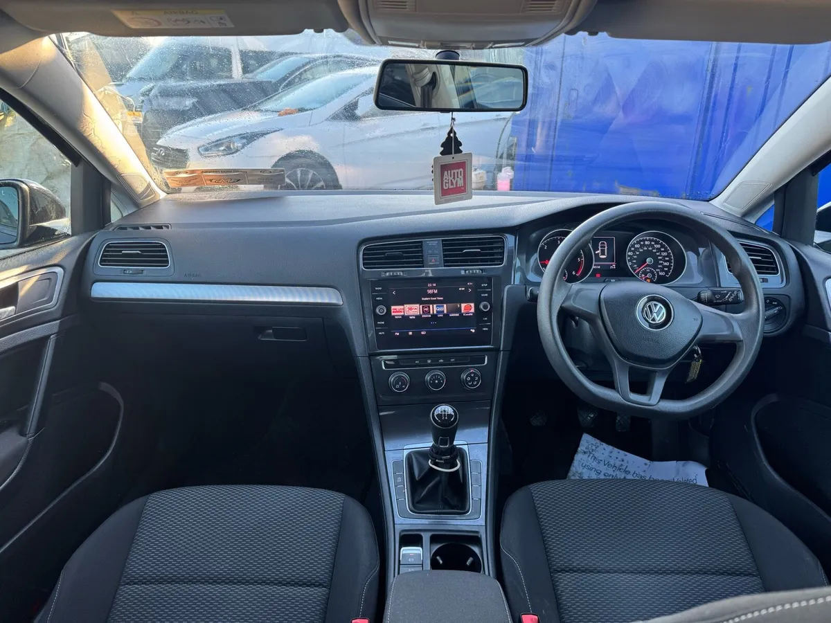 2018 Volkswagen Golf - Image 2