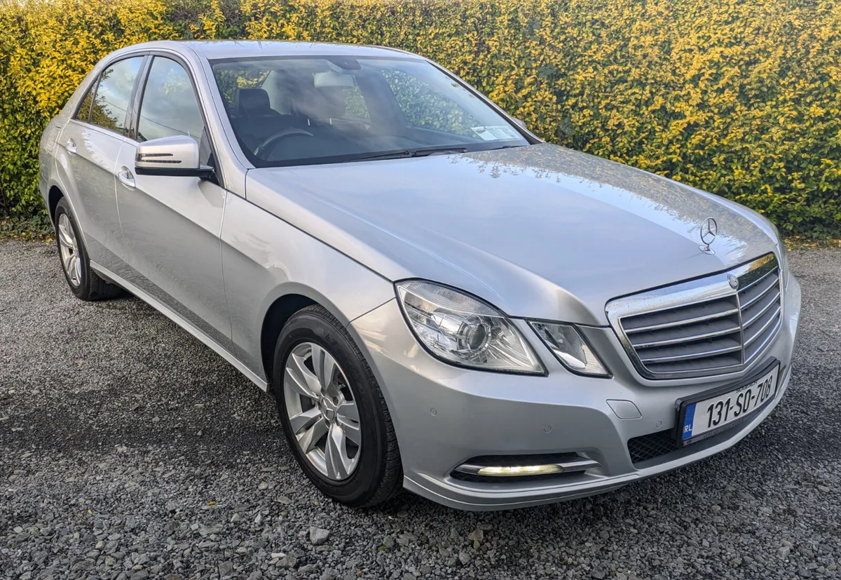 MERCEDES BENZ-E-CLASS  AUTO/LOW KLMS - Image 1