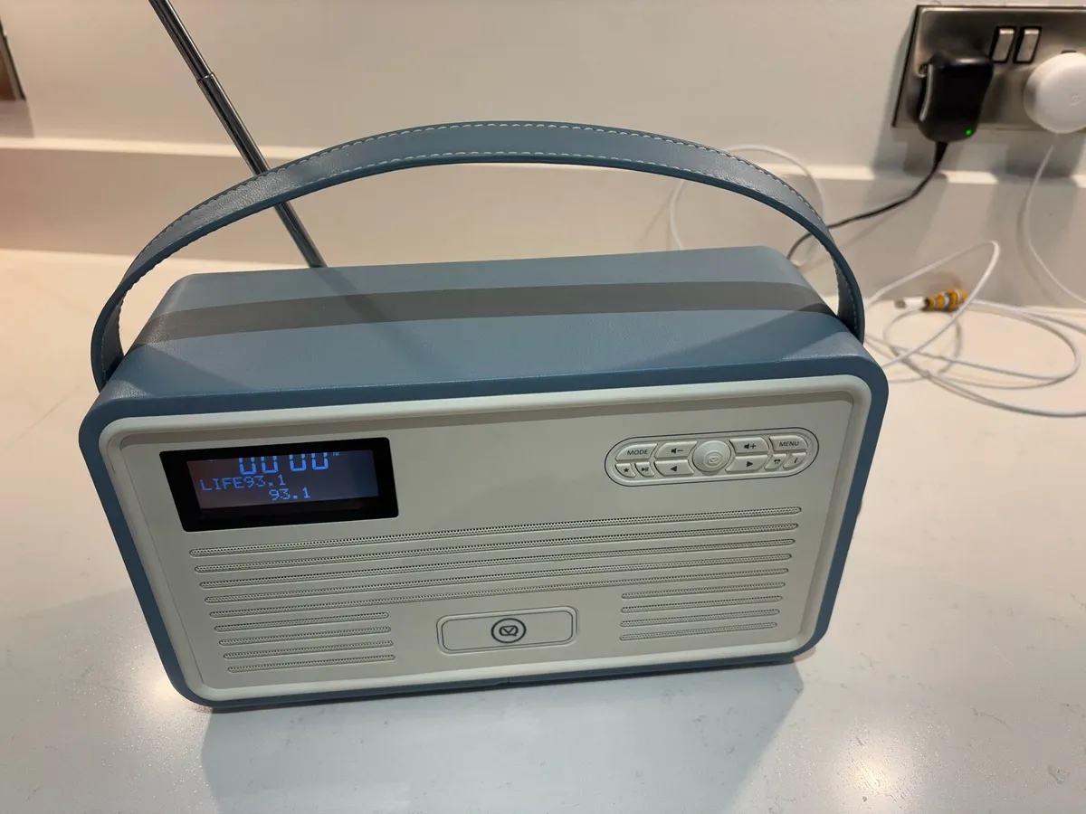 VQ Retro MK II Radio - Image 1