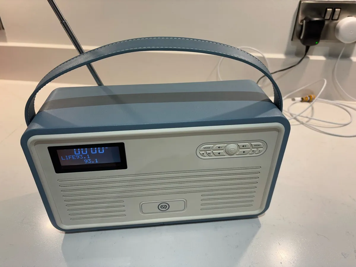 VQ Retro MK II Radio - Image 2