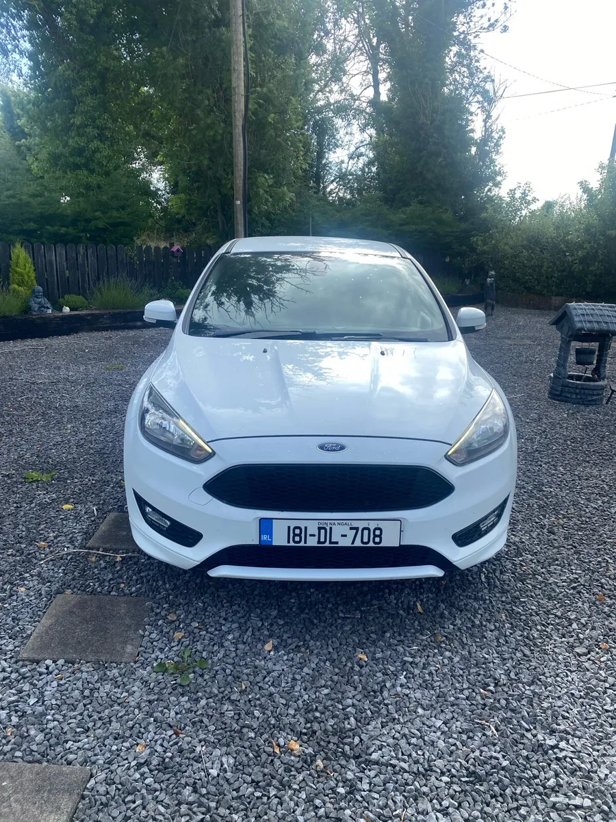 White Ford Focus ST line 2L - Image 1