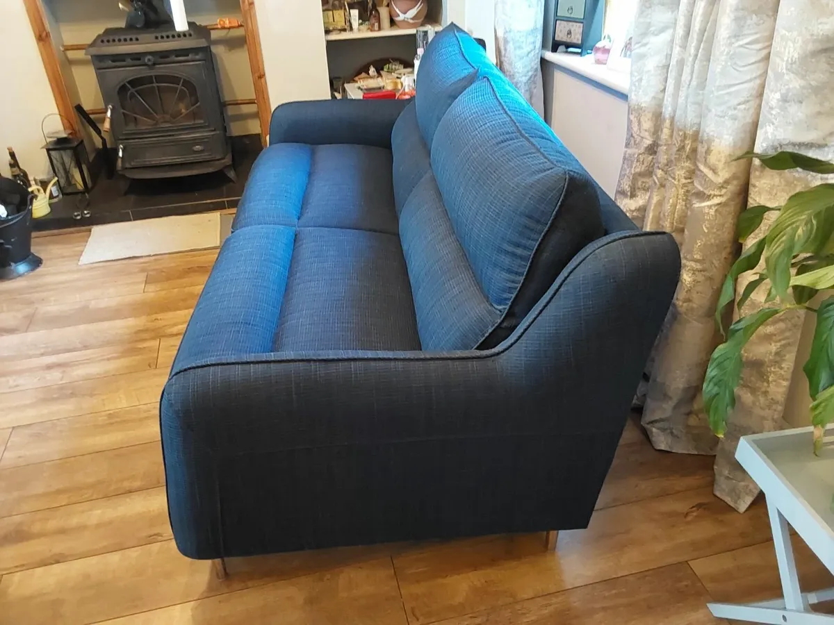 Couch and matching armchair - Image 3