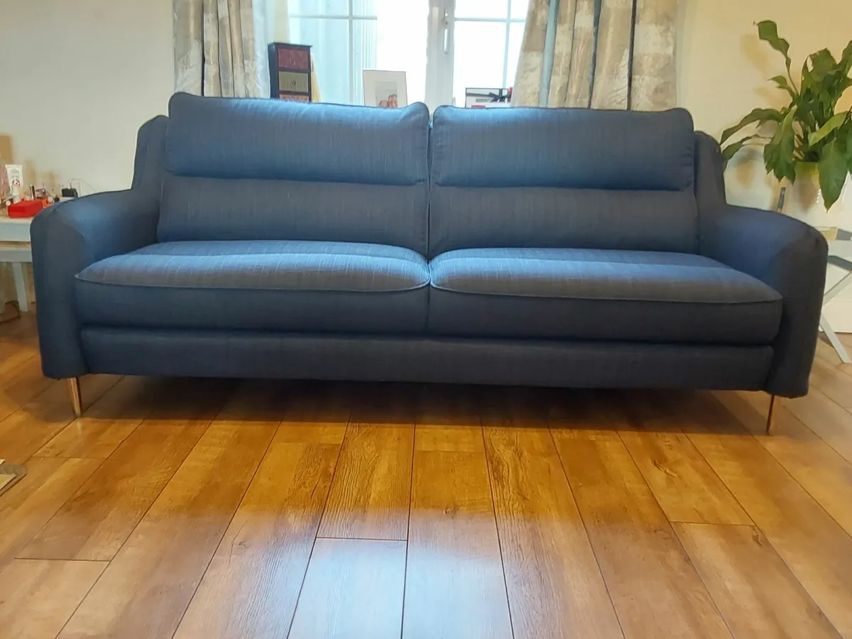 Couch and matching armchair - Image 4