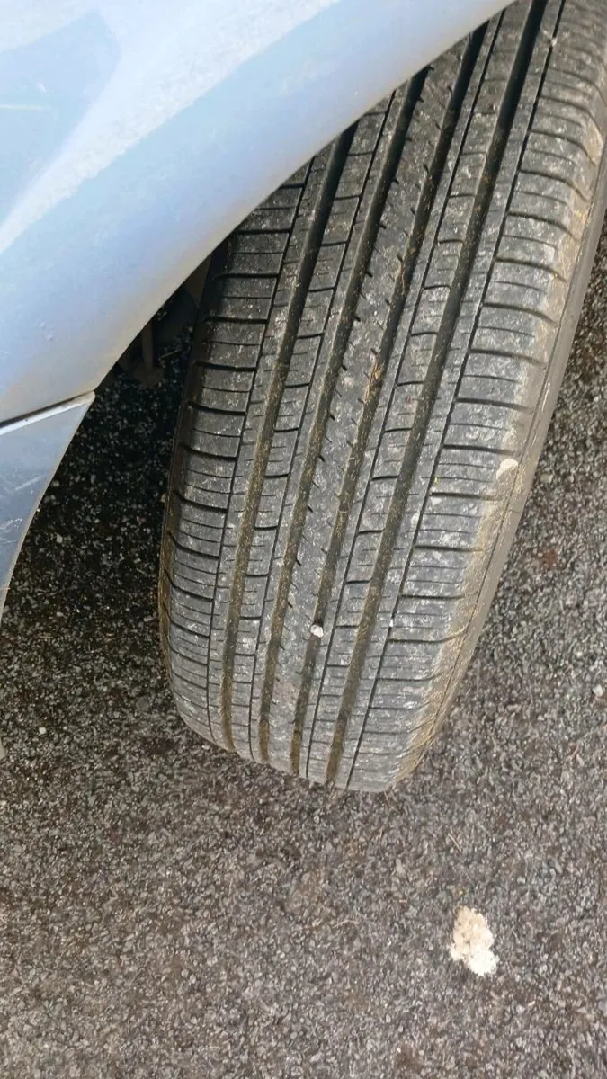Rav 4  awd  2.2 Diesel manual - Image 3