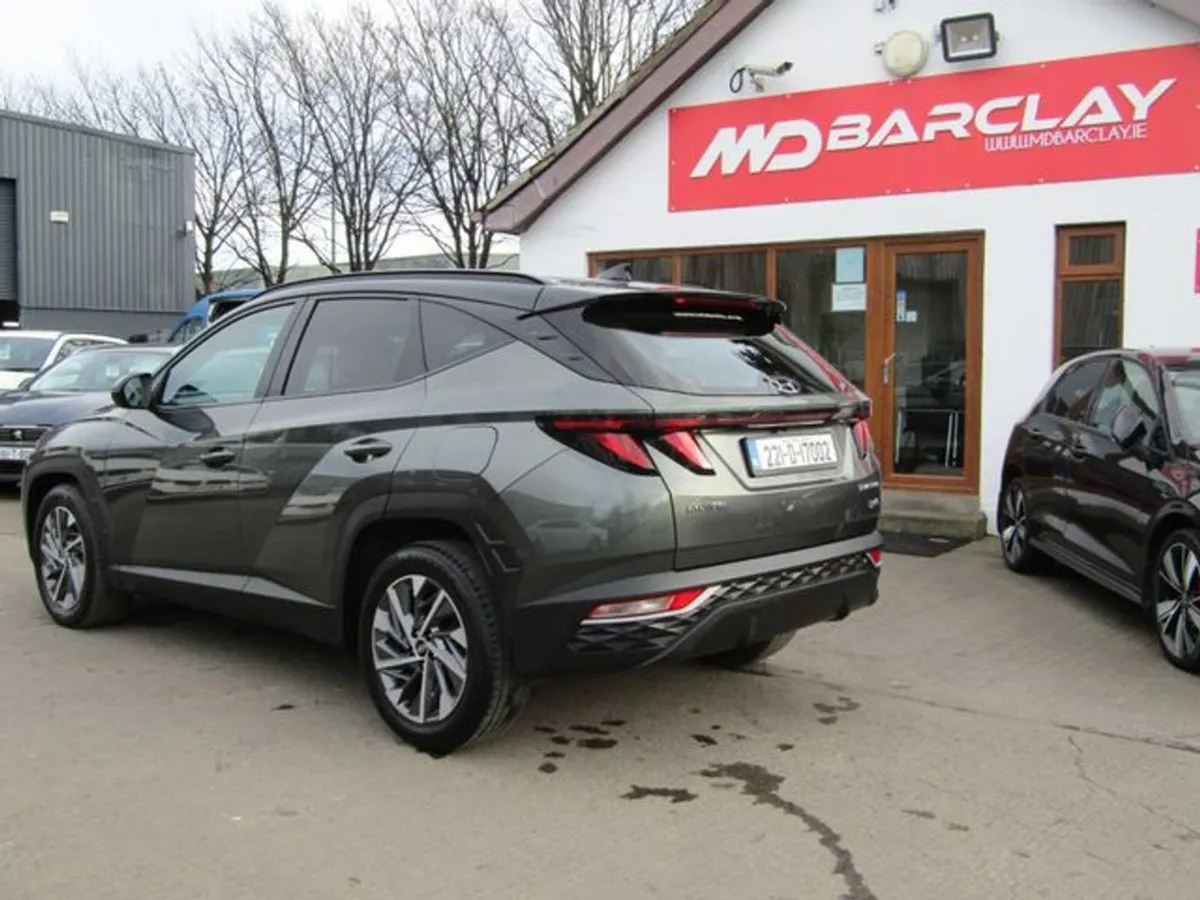 Hyundai Tucson Ix35 Executive 2tone HEV Automatic - Image 4