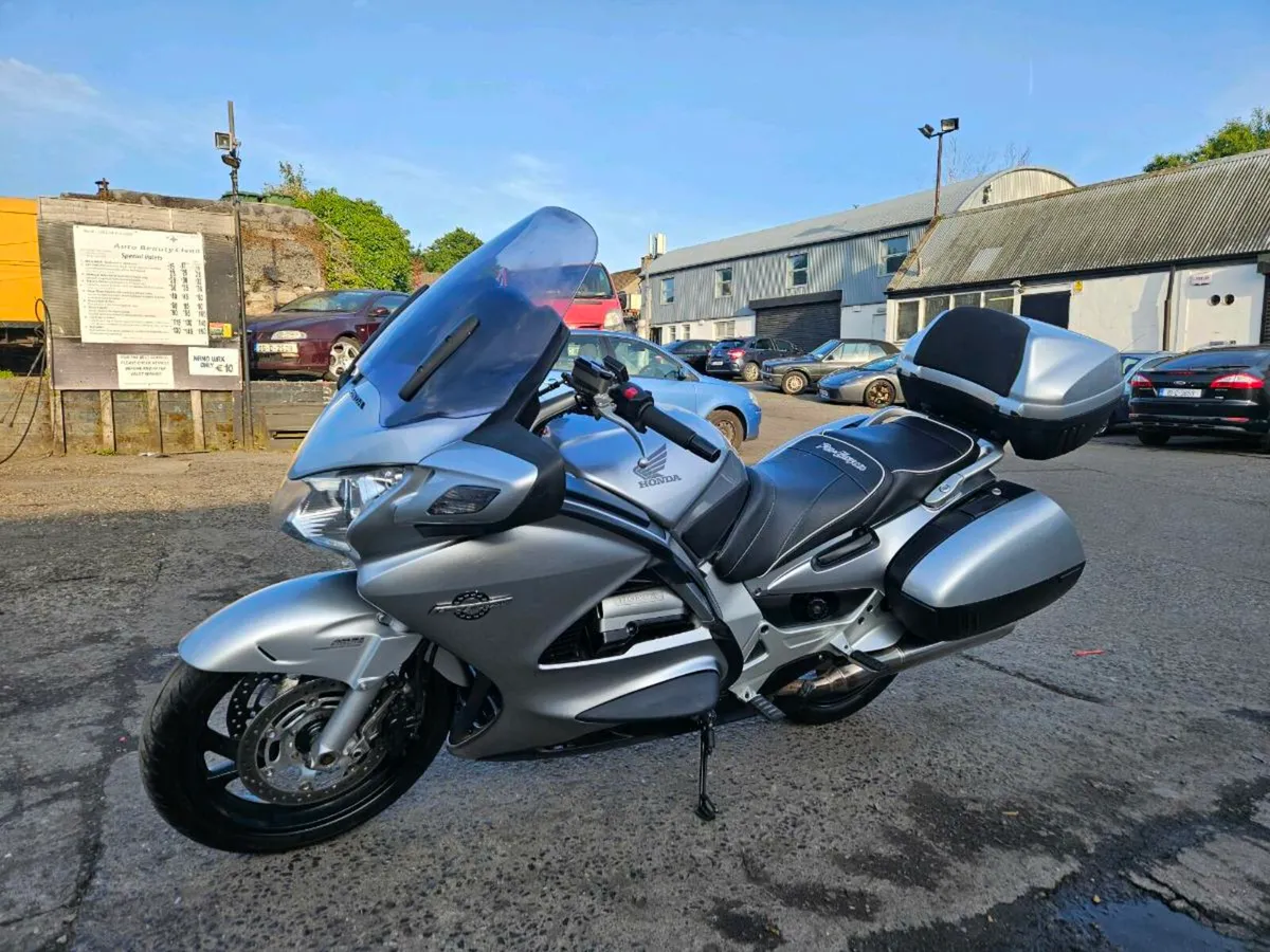 2009 Honda Pan European st1300 - Image 1