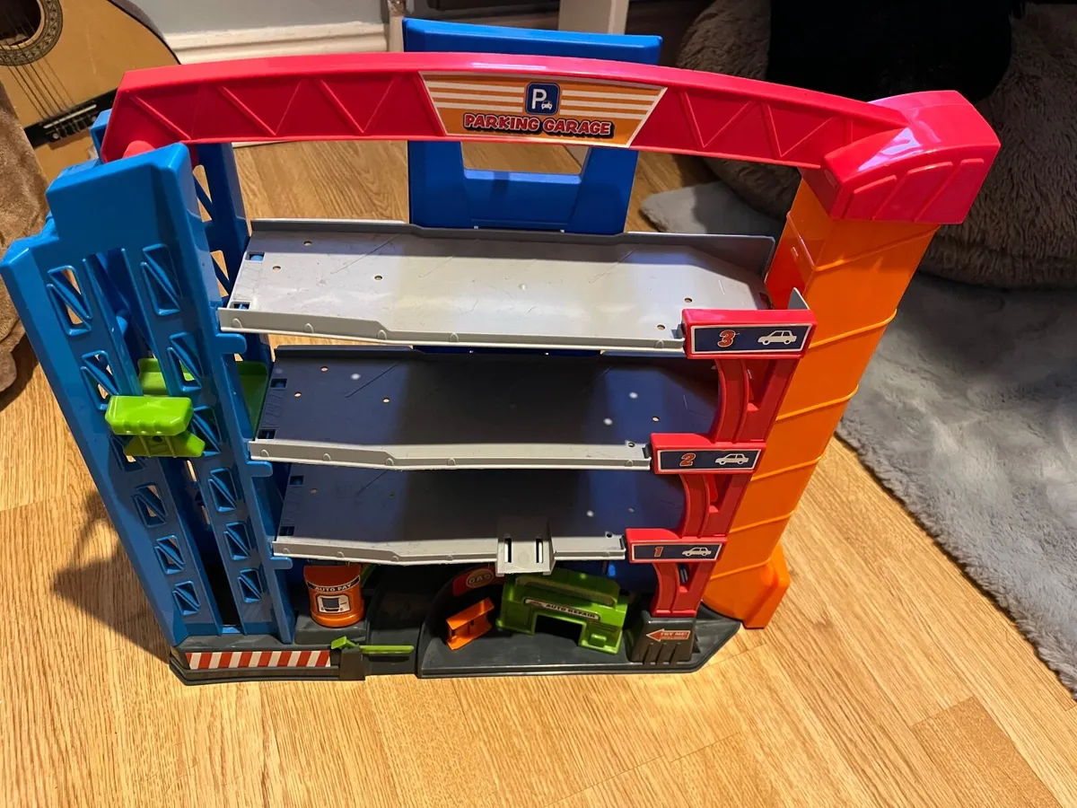 Toy Garage - Image 1