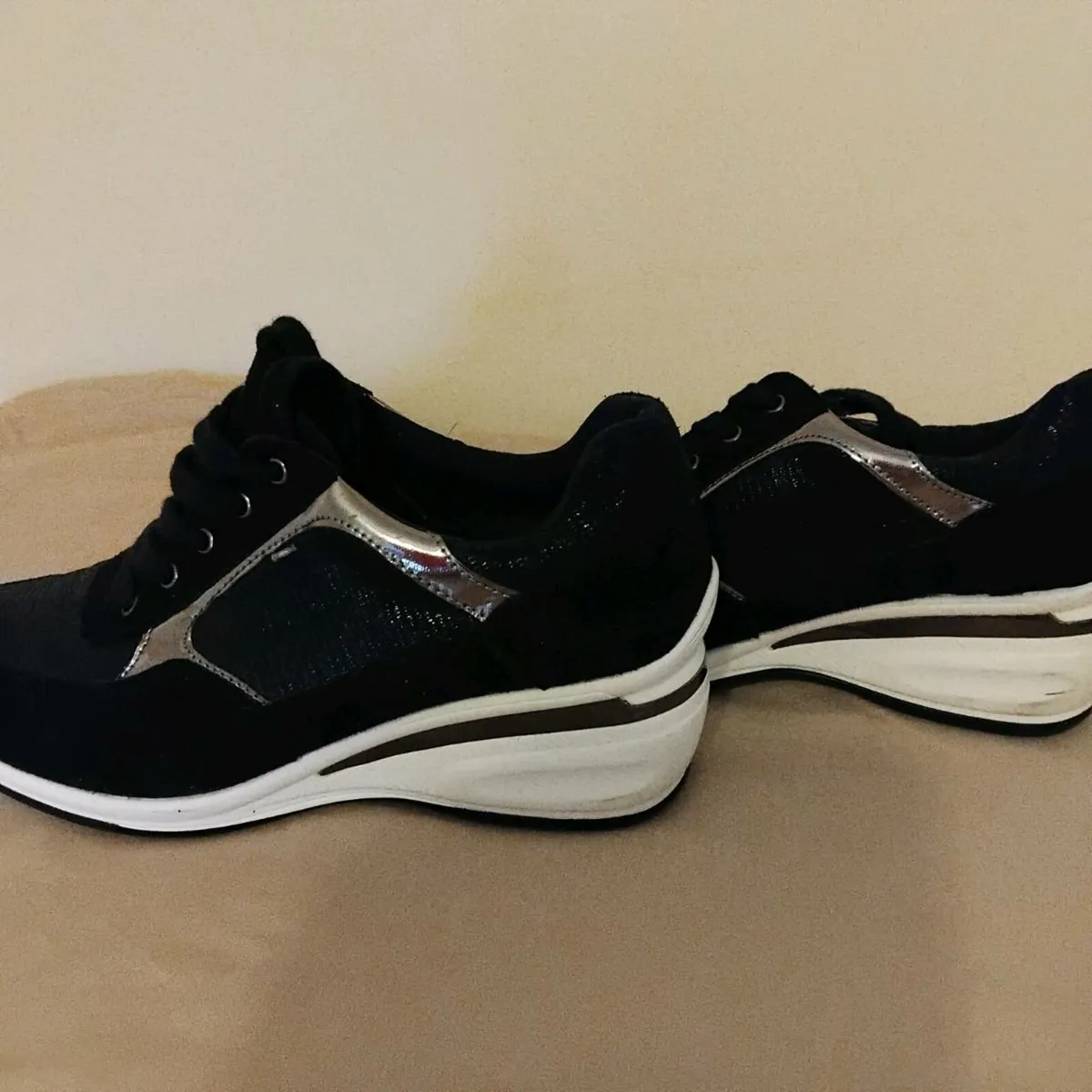 Ladies shoes - Image 1