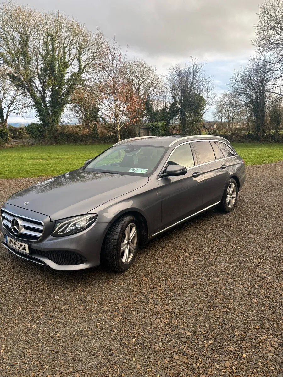 MERCEDES E220d - Image 1