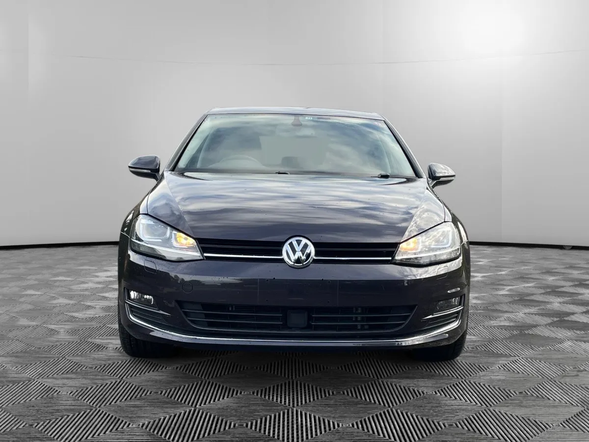 Volkswagen Golf *Lounge Edition* - Image 2