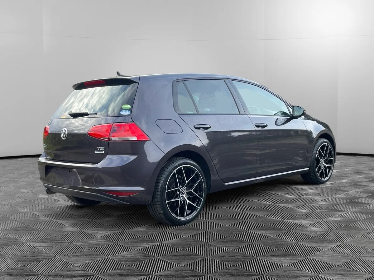 Volkswagen Golf *Lounge Edition* - Image 4