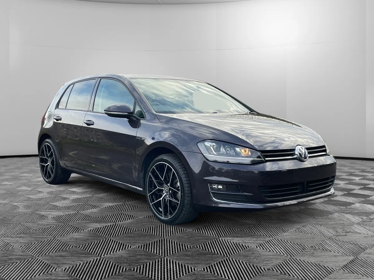 Volkswagen Golf *Lounge Edition* - Image 1