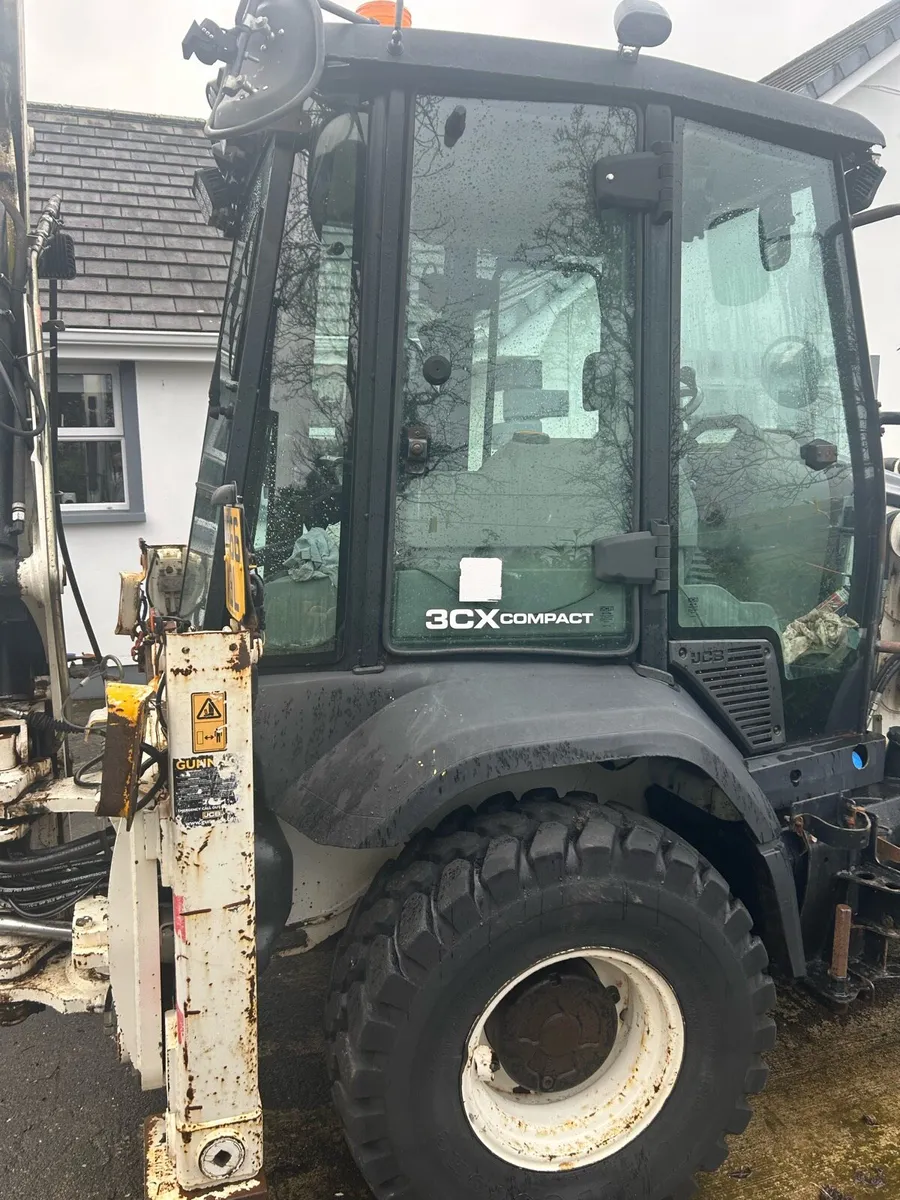 JCB 3CX Compactor - Image 2