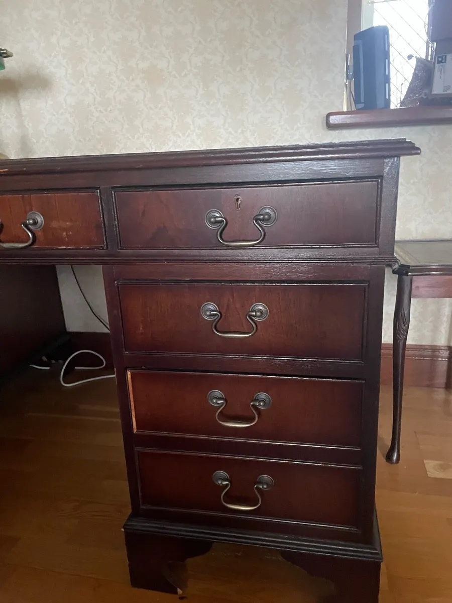 Executive Desk, Chair and Lamp - Image 4