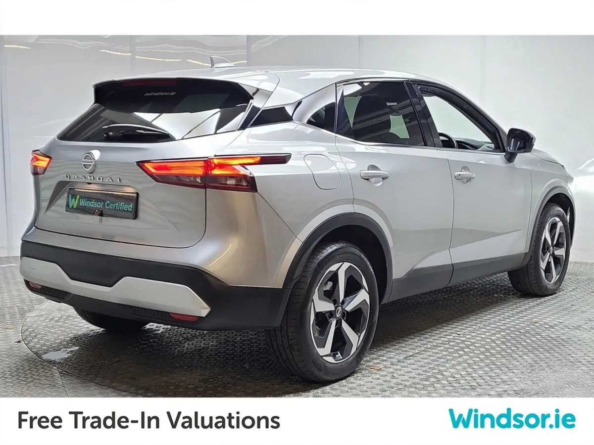 Nissan QASHQAI 1.3 PET Mild Hybrid SV Premium - Image 3