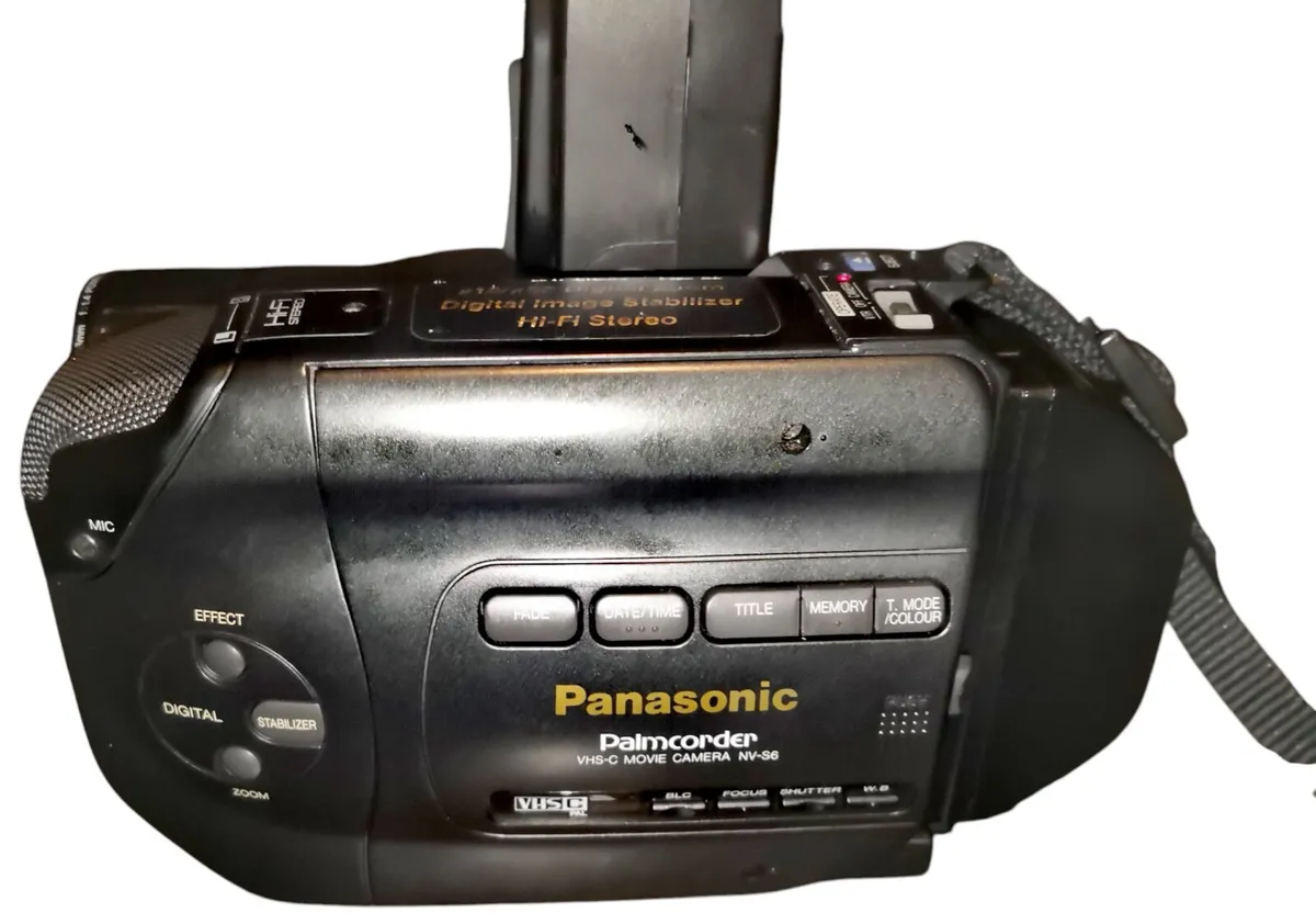 VHS - C Panasonic palmcorder NVS6B - Image 2