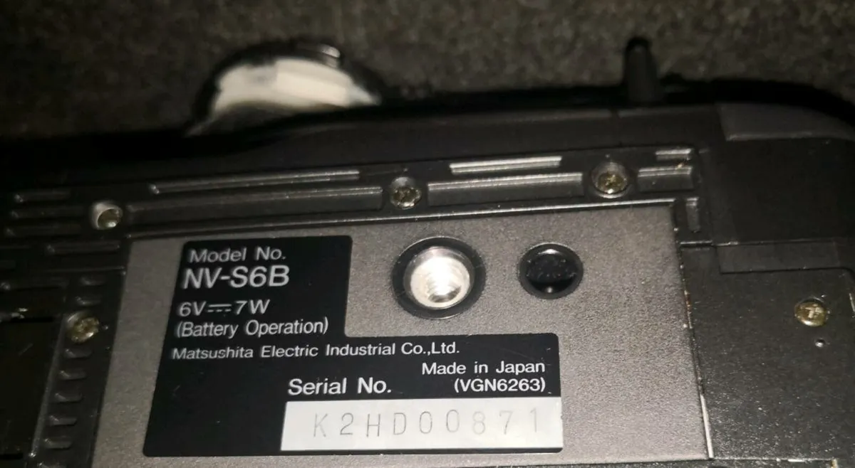 VHS - C Panasonic palmcorder NVS6B - Image 4