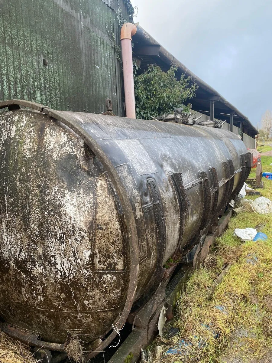 Water storage tank - Image 1