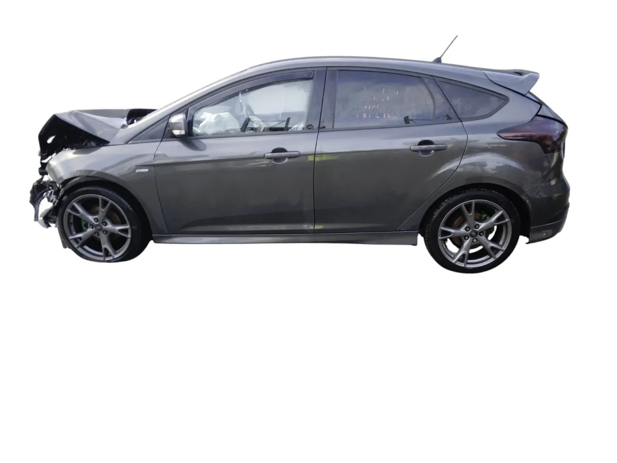 2018 FORD FOCUS ST LINE  For Breaking/Dismantling - Image 2
