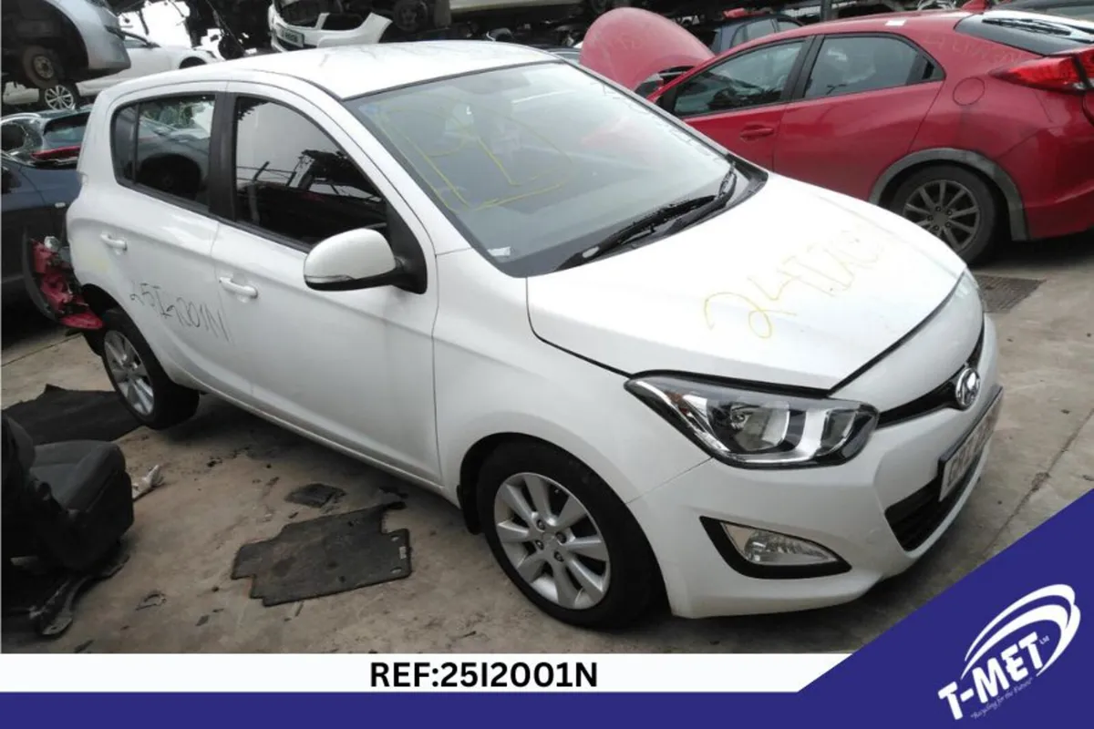 2013 HYUNDAI I20 BREAKING FOR PARTS - Image 1