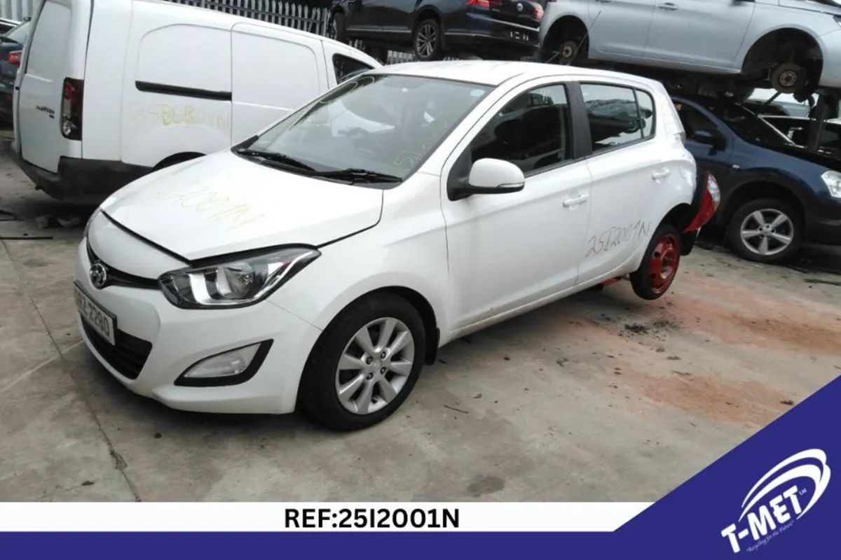 2013 HYUNDAI I20 BREAKING FOR PARTS - Image 2