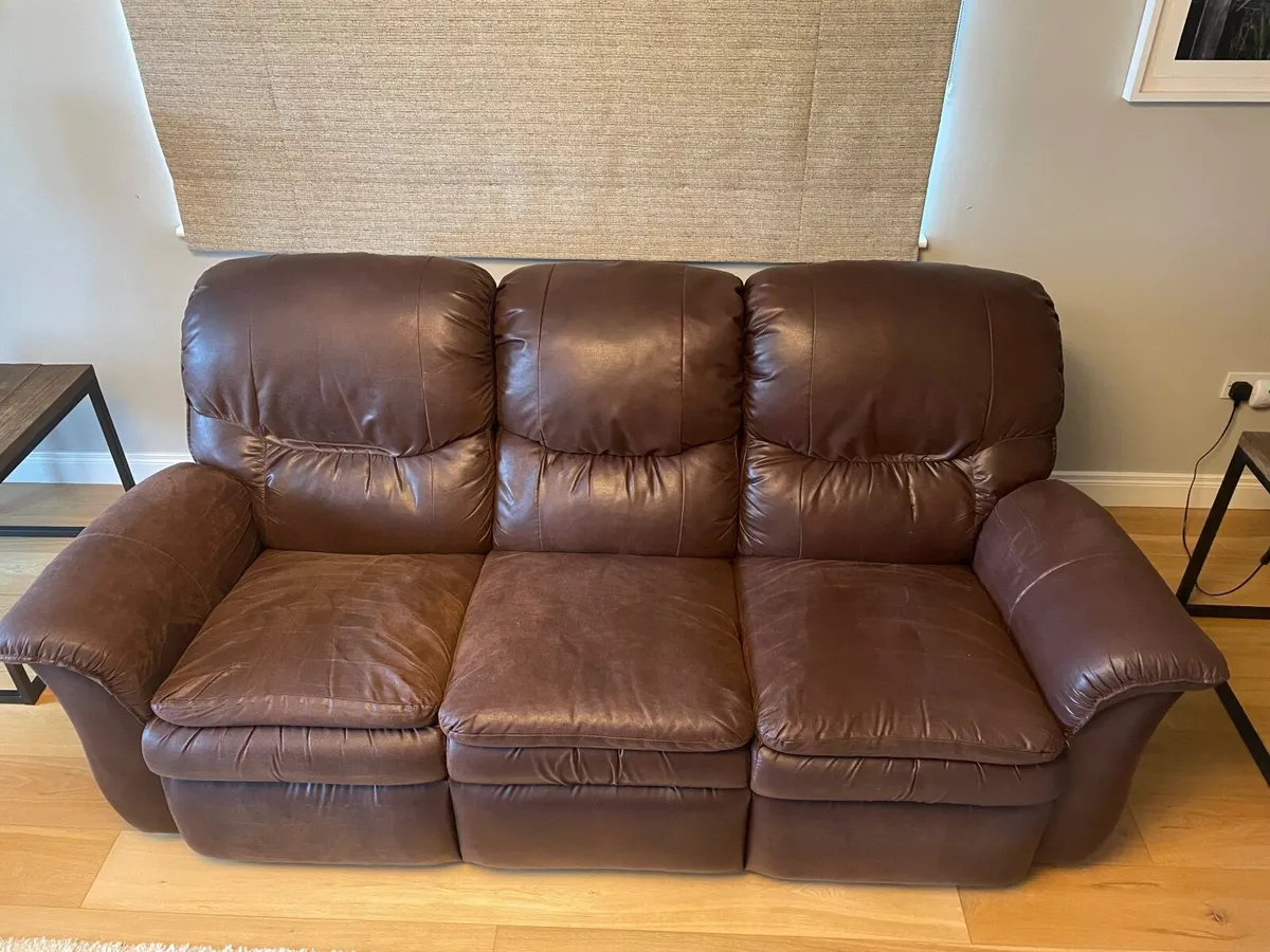 Laz-z-boy couch - Image 2