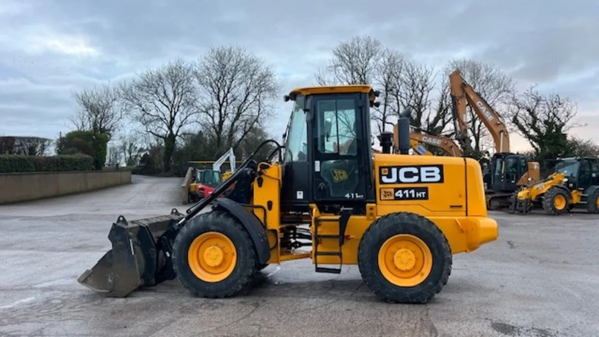 2013 JCB 411 - Image 1