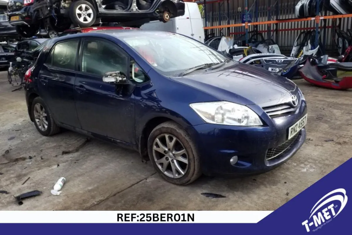 2012 TOYOTA AURIS BREAKING FOR PARTS - Image 2