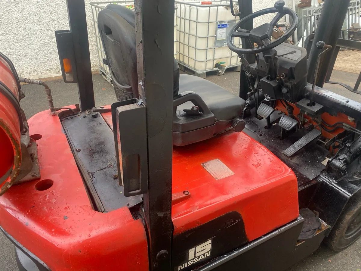 Forklift - Image 4