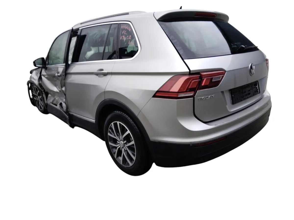 2017 VOLKSWAGEN TIGUAN For Breaking/Dismantling - Image 3