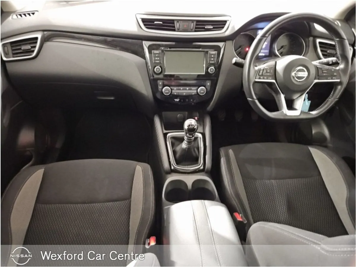 Nissan QASHQAI 1.3 PET SE Stock Clearance - Image 4