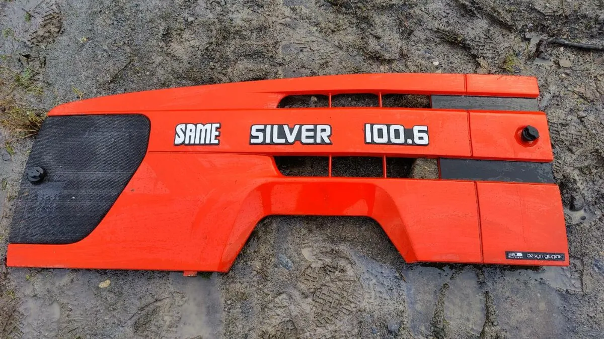 Same Silver 100.6 Engine side panels - Image 1