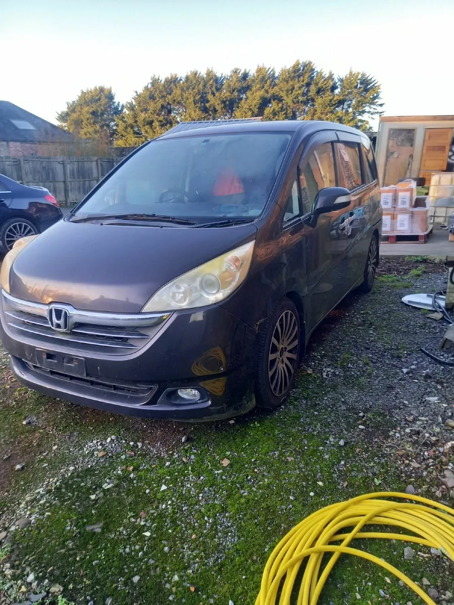 2007 Honda Stepwagon  Repair or parts - Image 2