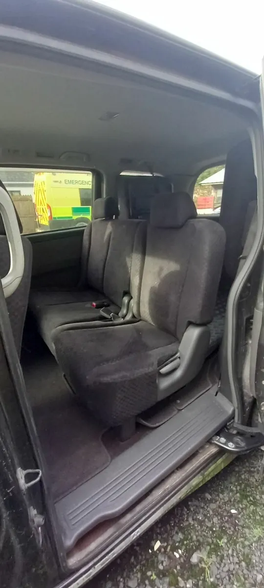 2007 Honda Stepwagon  Repair or parts - Image 3
