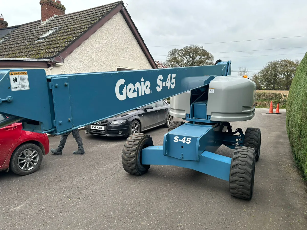 Genie S45 boom lift - Image 2