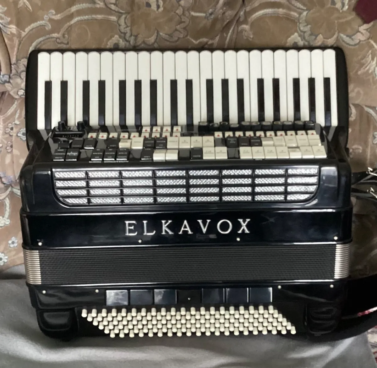 Elkavox Fully Working With Midi Piano Accordion - Image 1