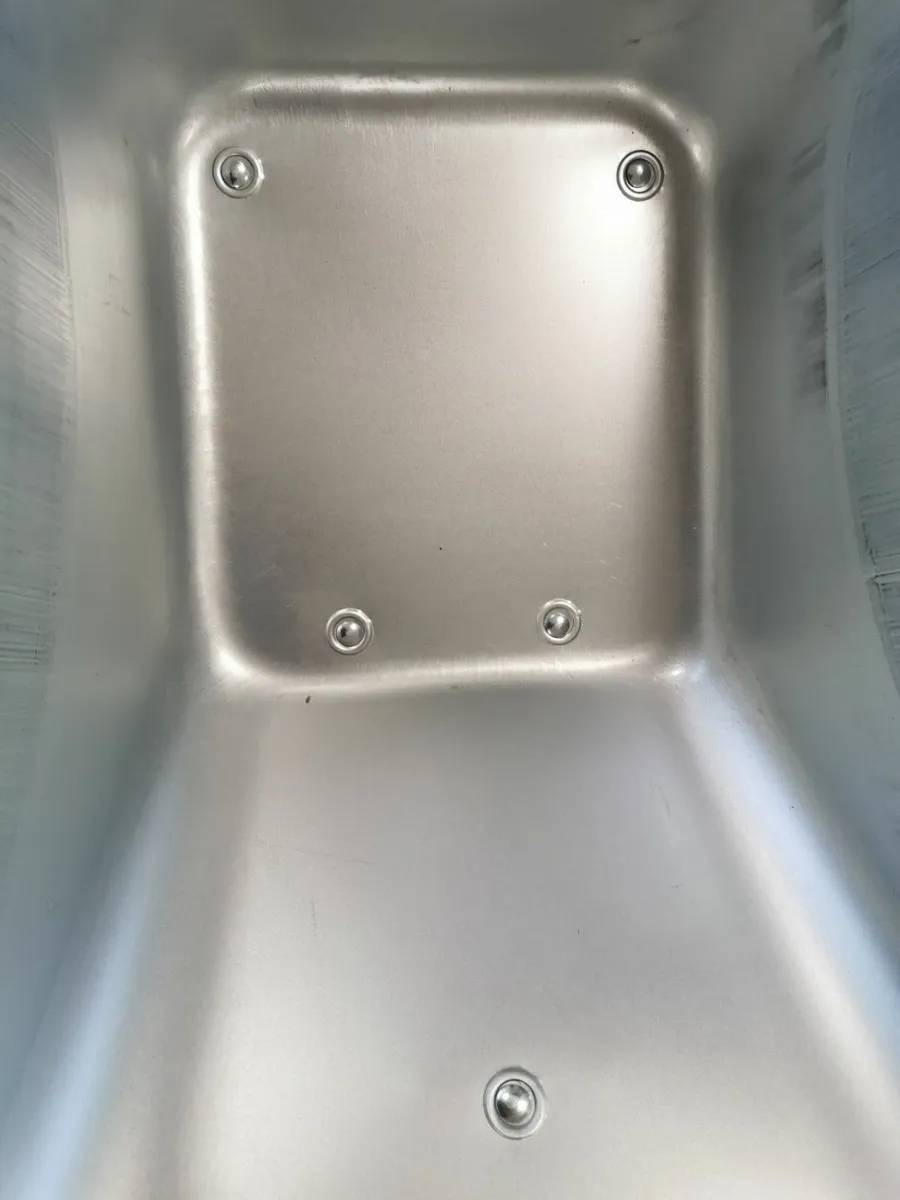 90L Steel Wheelbarrow - Image 3