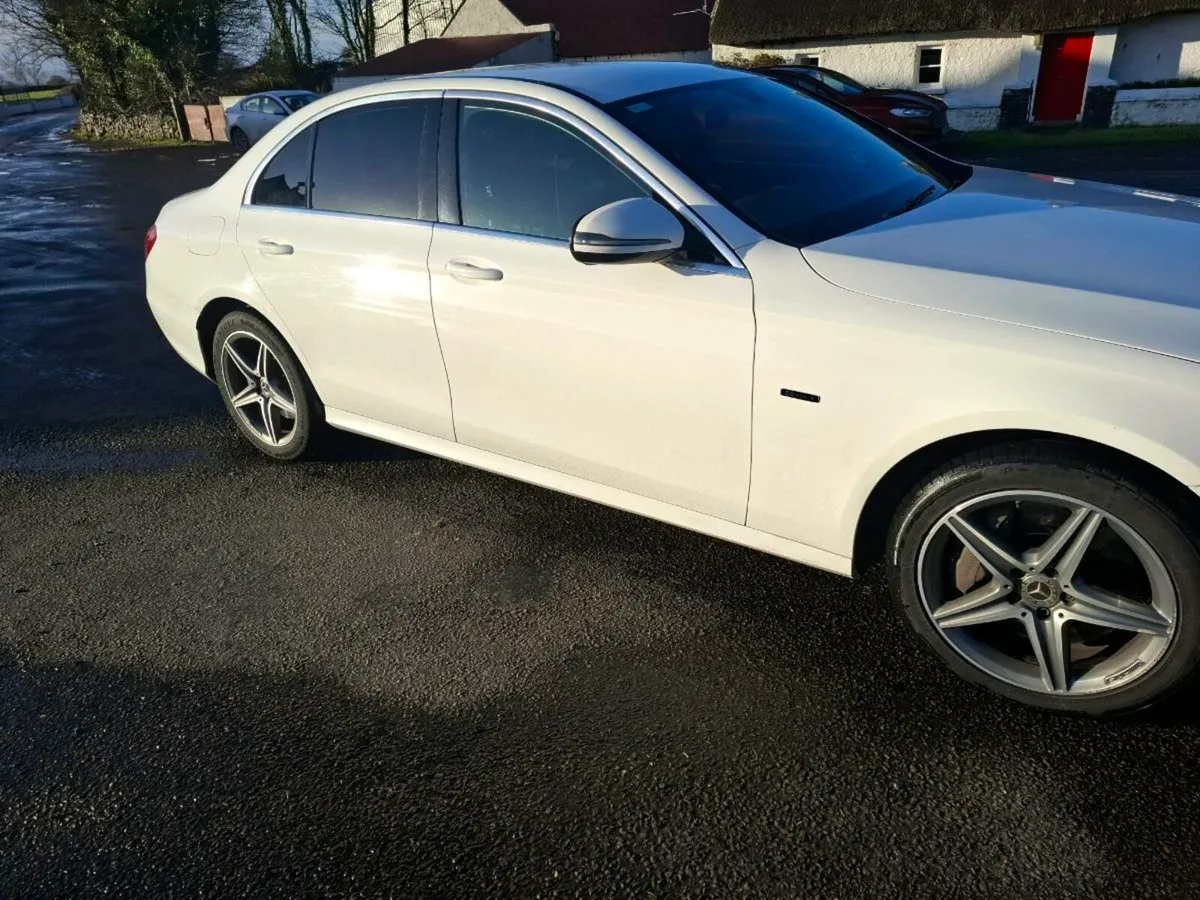 Mercedes AMG Hybrid plug in - Image 2
