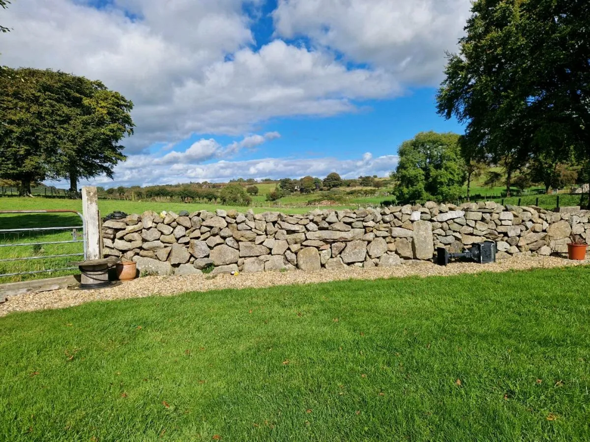 Building stone - Image 1