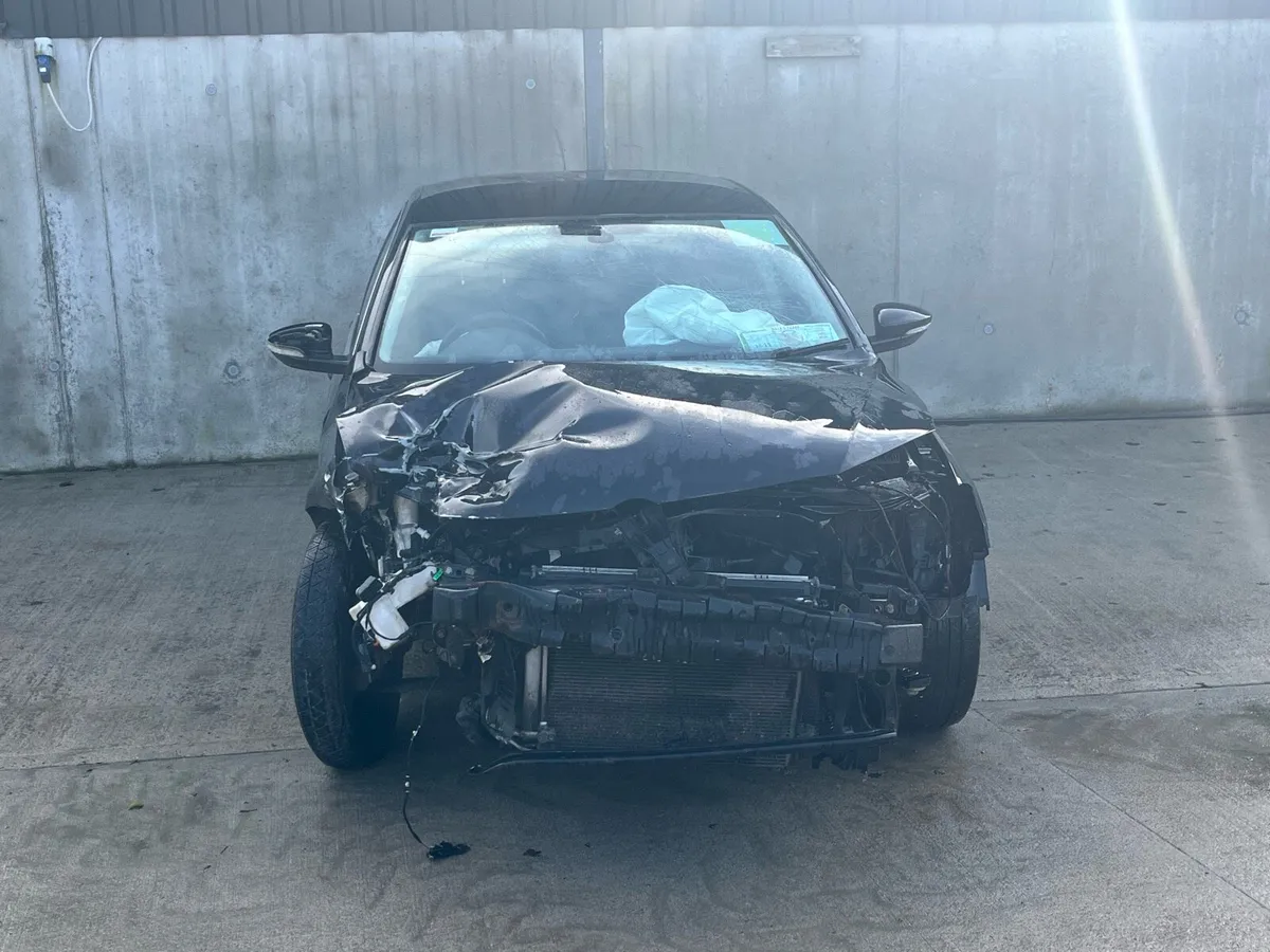 2014 VW Passat for parts - Image 4