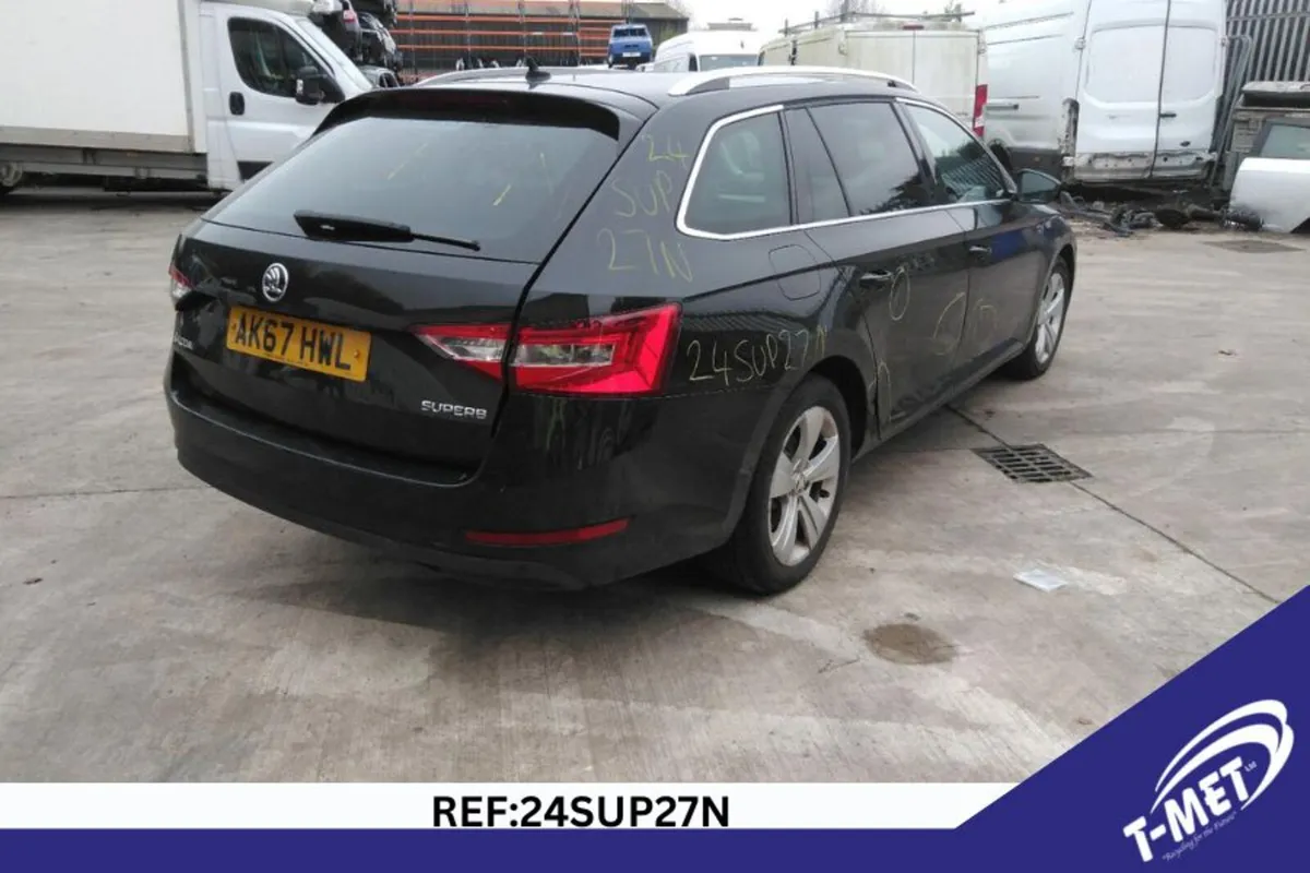 2017 SKODA SUPERB BREAKING FOR PARTS - Image 3
