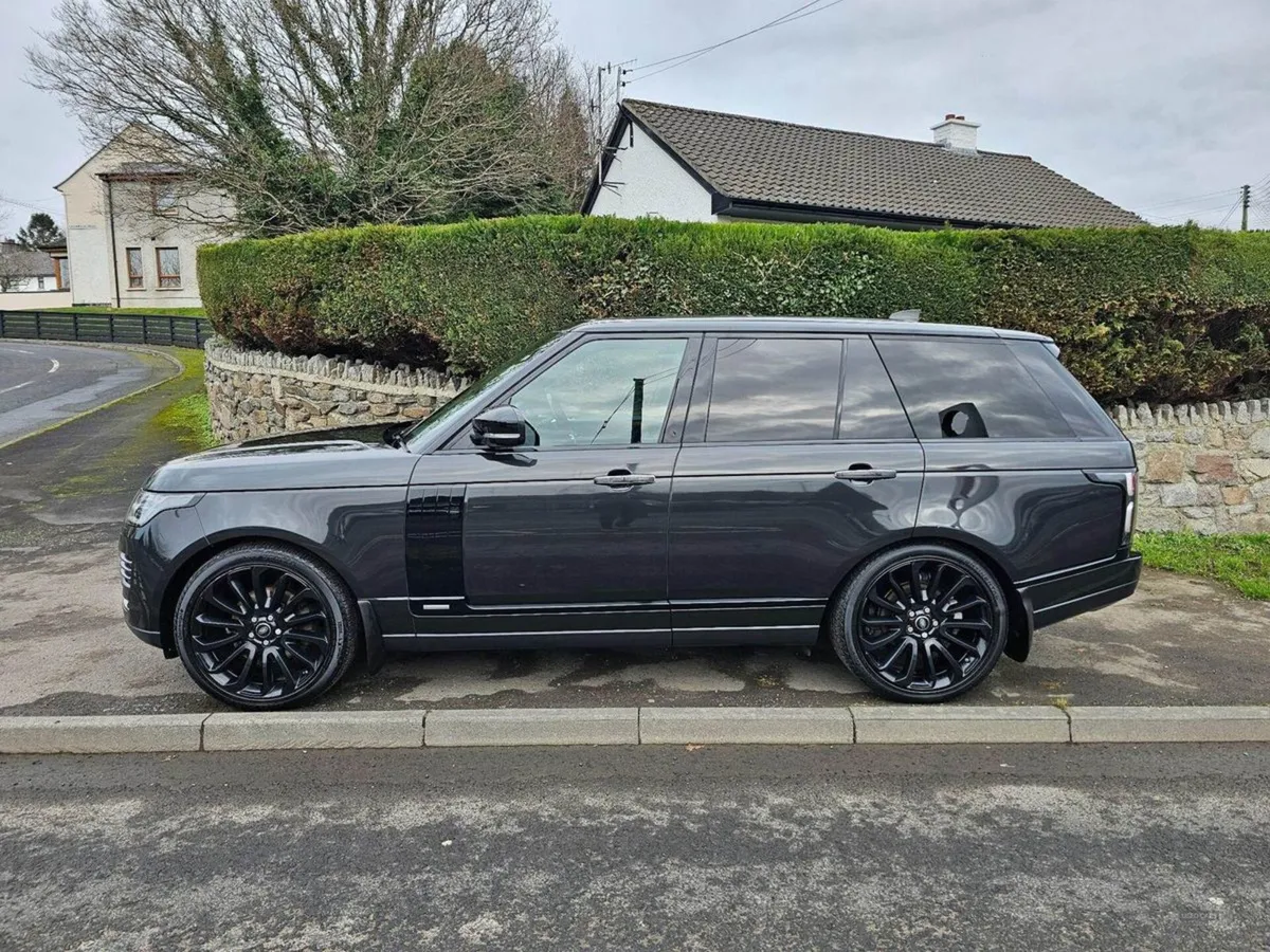Land Rover Range Rover 3.0 TD V6 Vogue Auto 4WD E - Image 2
