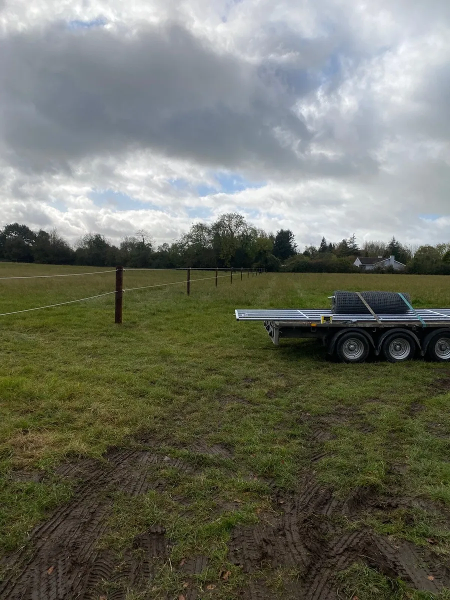 Fencing Contractor - Image 4