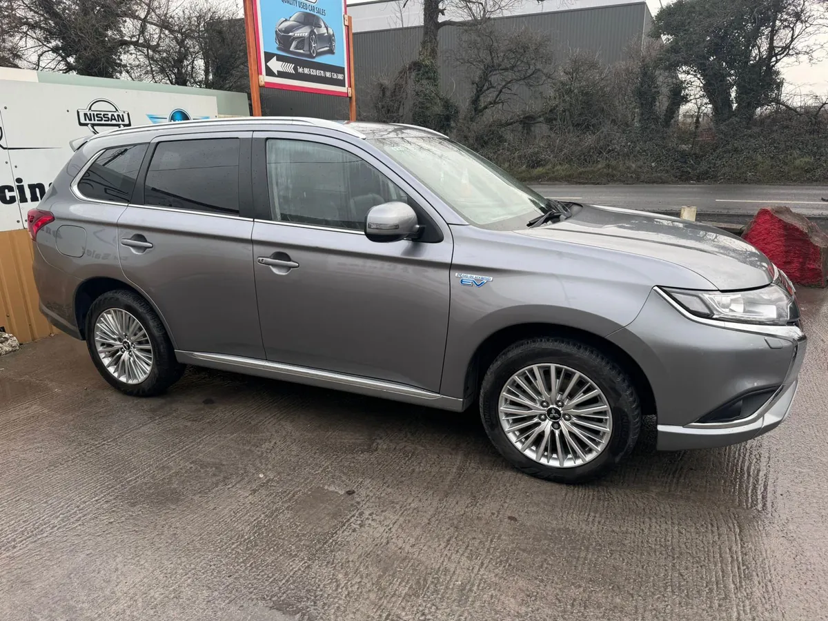 182 Mitsubishi Outlander 2.4 221BHP PHEV AUTO - Image 3